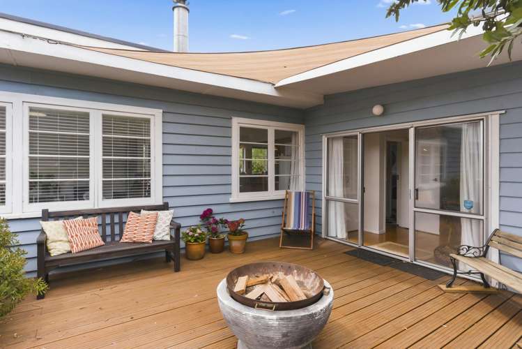 33 Forest Road Raumati South_1