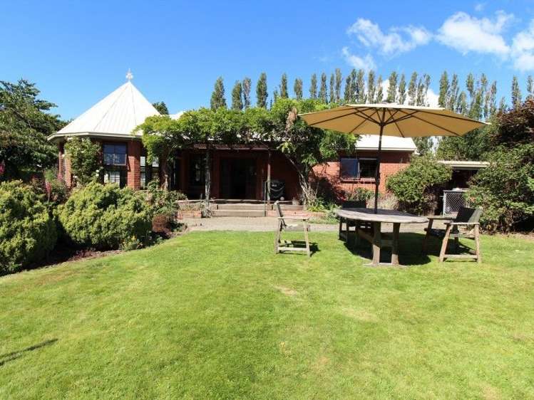 15 Toogood Road Winton Surrounds_9