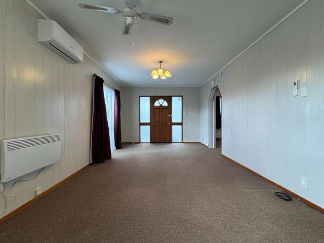 3 Bedroom Family Home - Ranui