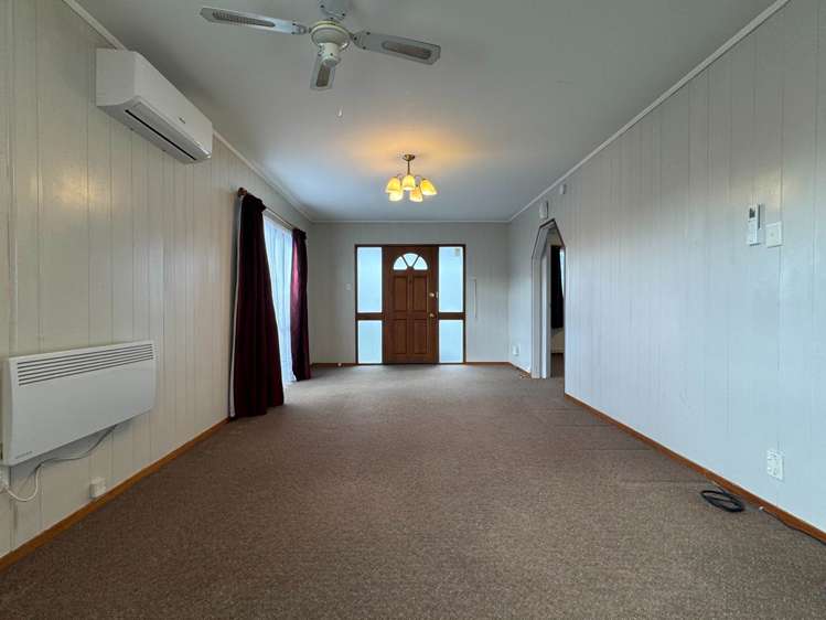 2/202 Waitemata Drive_0