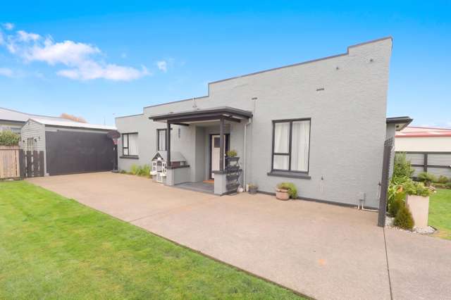 Family living in a great location!