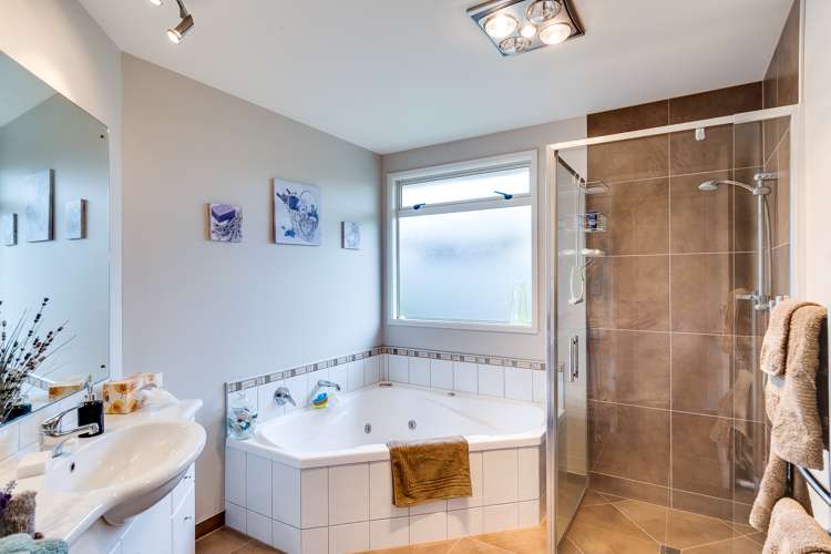 4 Tasman Drive Poraiti_14