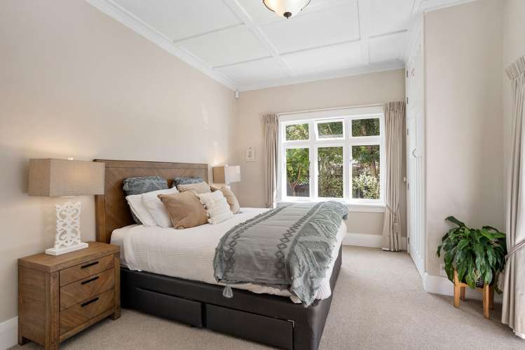 24 Queensway Three Kings_14