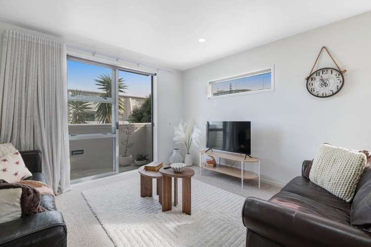 15/3 Riverside Road Orewa_8