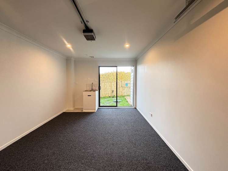71D Royal Road Massey_20