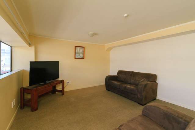 2/69 Dudley Street Lower Hutt_1