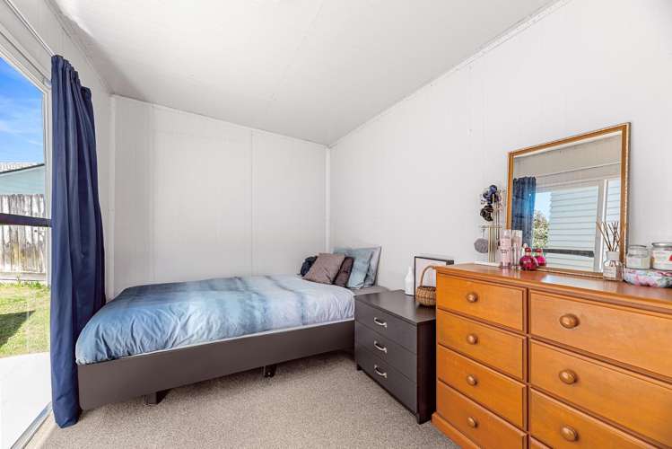 5b Somerset Grove Parkvale_12