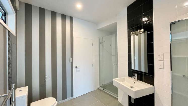 77 James Paige Lane Riverhead_14