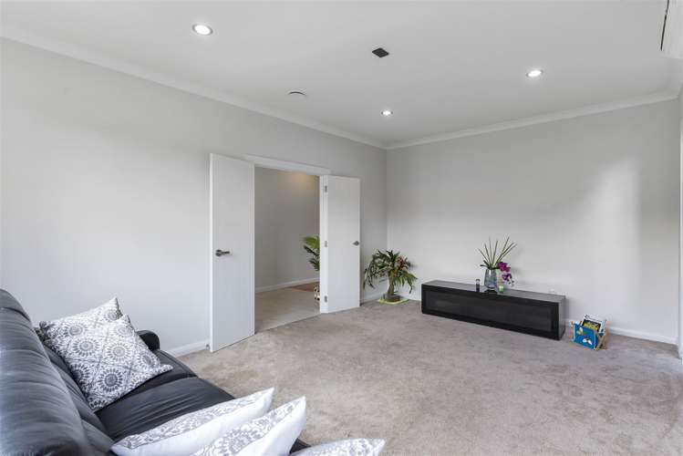 11 Sunglade Grove Flat Bush_6