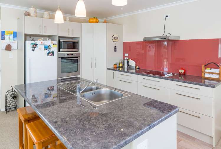 1b Front Miranda Road Waitakaruru_7