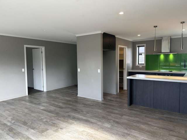 10 Les Wakefield Road 11192_3