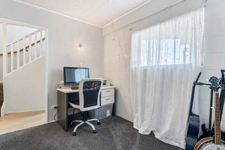 9 Sylvania Drive Matua_11