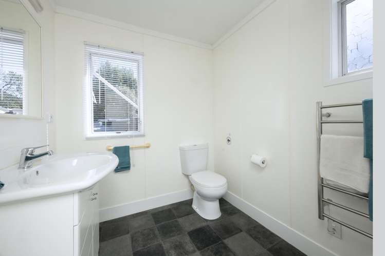 95 Marine Parade North Piha_16