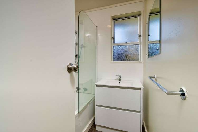 6 Raleigh Street Flaxmere_12