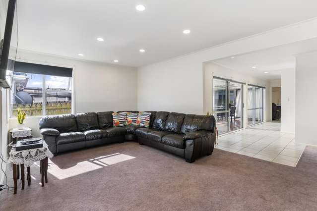15 Fisher Crescent Otara_4