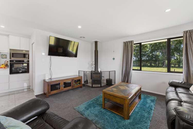 81 Halls Road Pahiatua_6