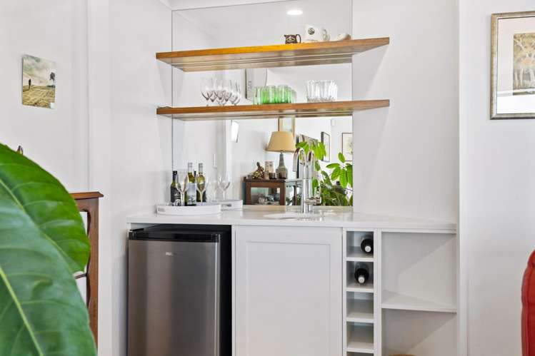 2 North Terrace Westshore_13