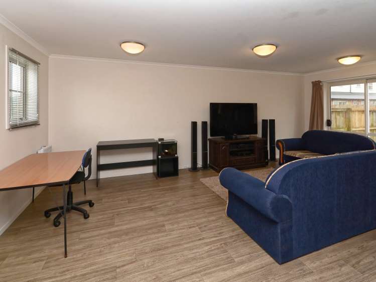 22 Chiefs Court Hamilton East_5