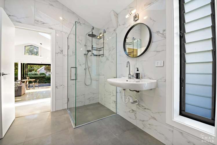 27 Amberley Avenue Te Atatu South_23