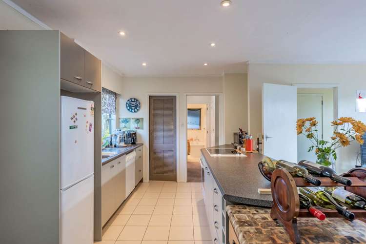 2/62 Taharoto Road Takapuna_5