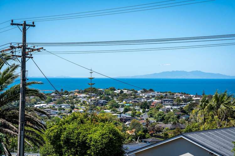 2/129 Arran Road Browns Bay_15