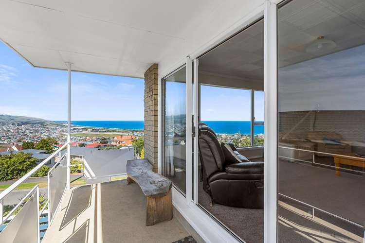 127 Easther Crescent Kew_16