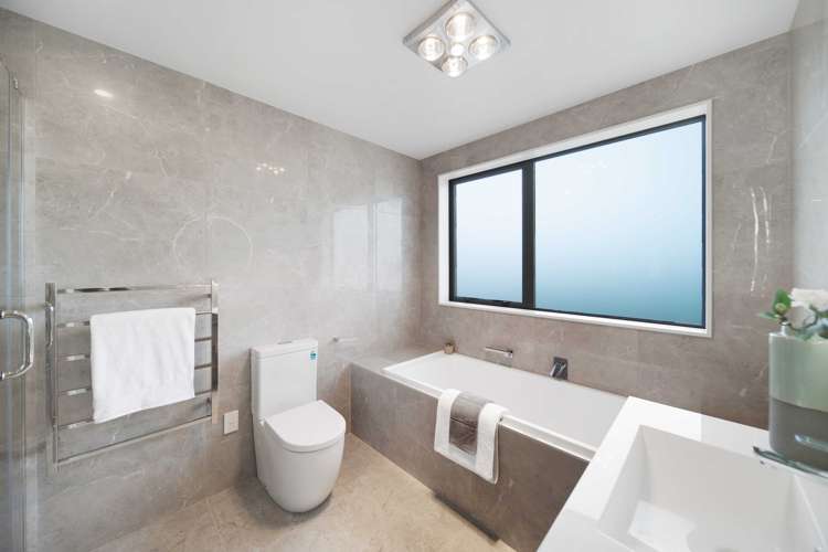 13 Korowhiti Road Clarks Beach_15