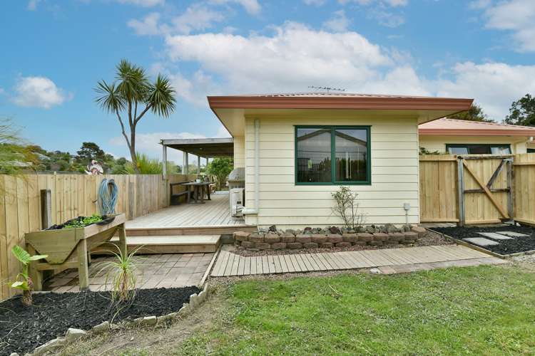 1/12 Knott Road Stanmore Bay_16