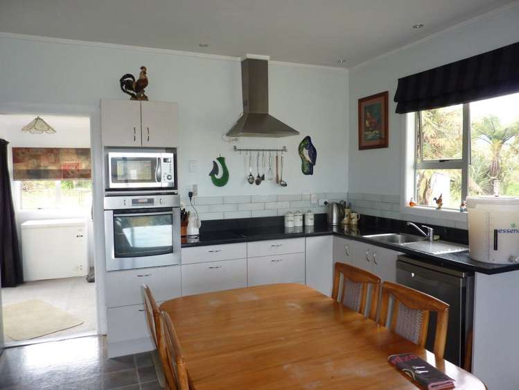 2 Sunderland Street Waimangaroa_18