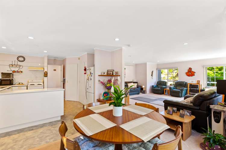 27 Woodfern Crescent Titirangi_11