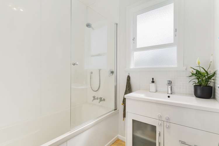 6 Japonica Drive Beach Haven_10