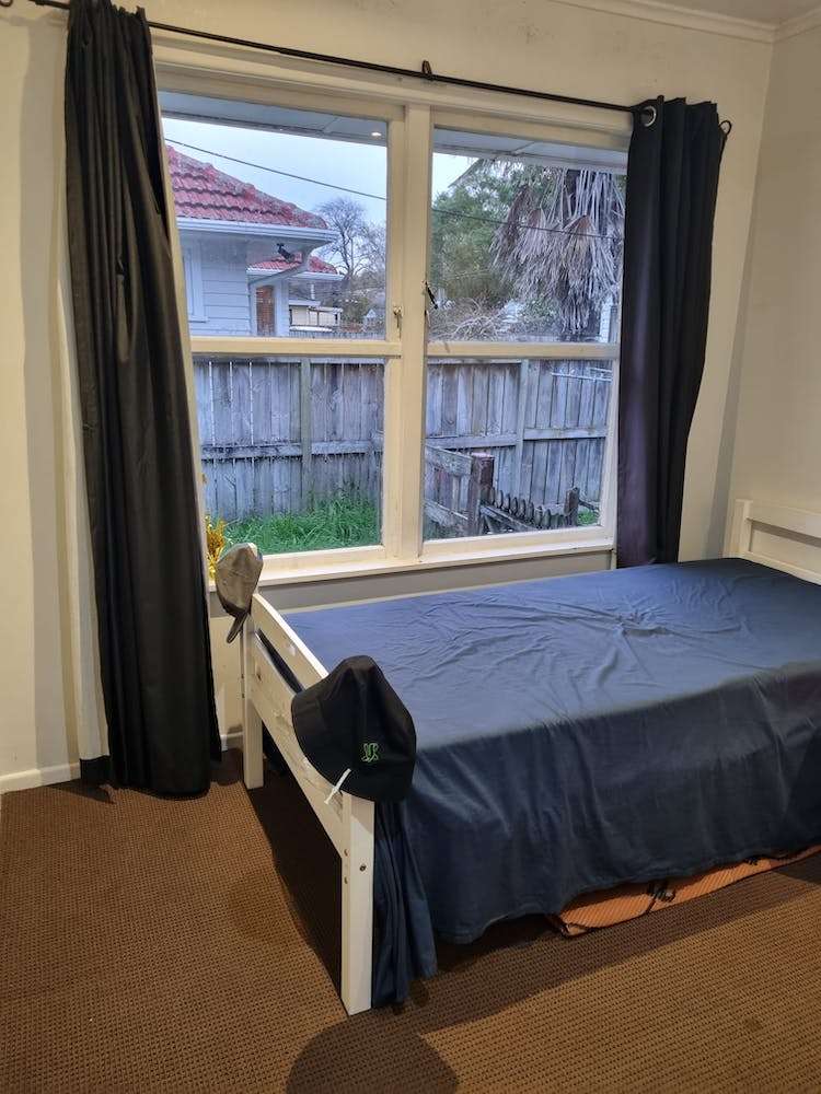 2/10 Ocean View Road Northcote_9