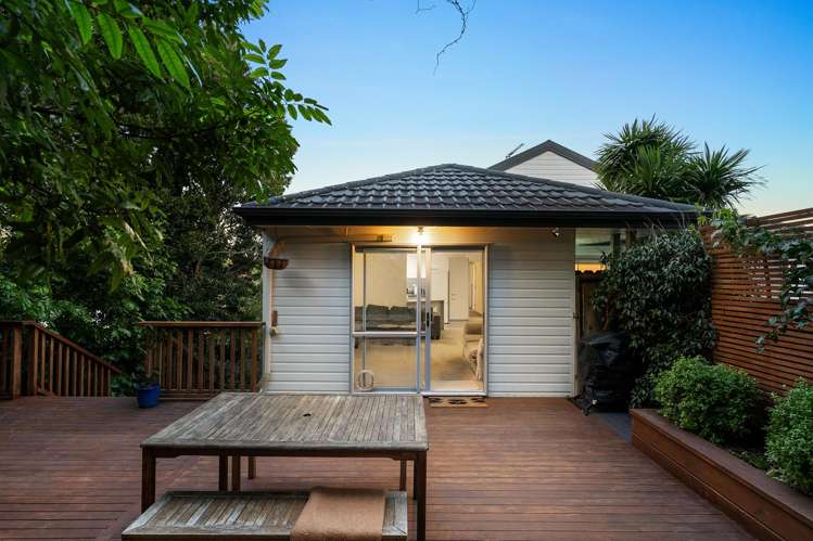 99 Kamara Road Glen Eden_14