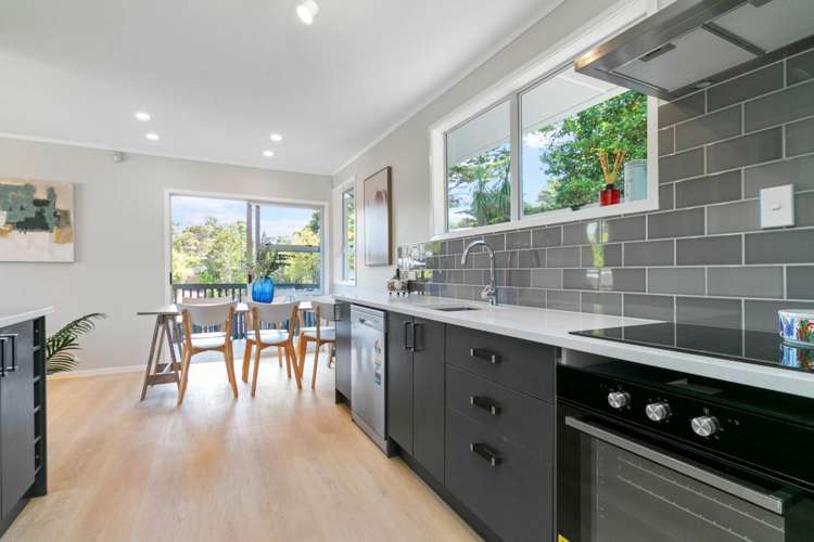 16 Onedin Place Titirangi_13
