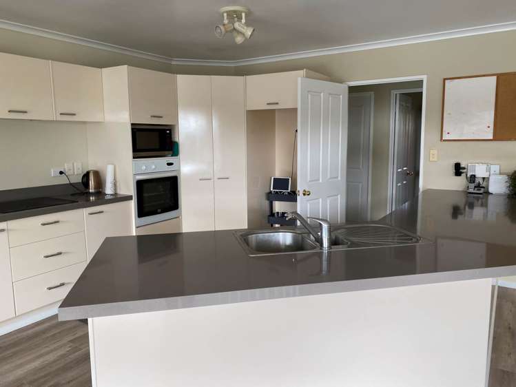 27 Glenross Drive Wattle Downs_6