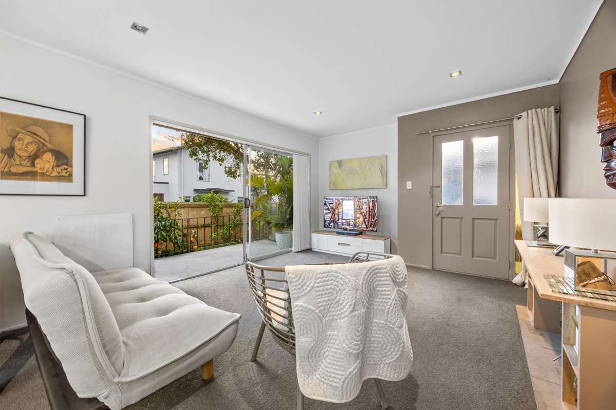 2/15 Riverview Road_1