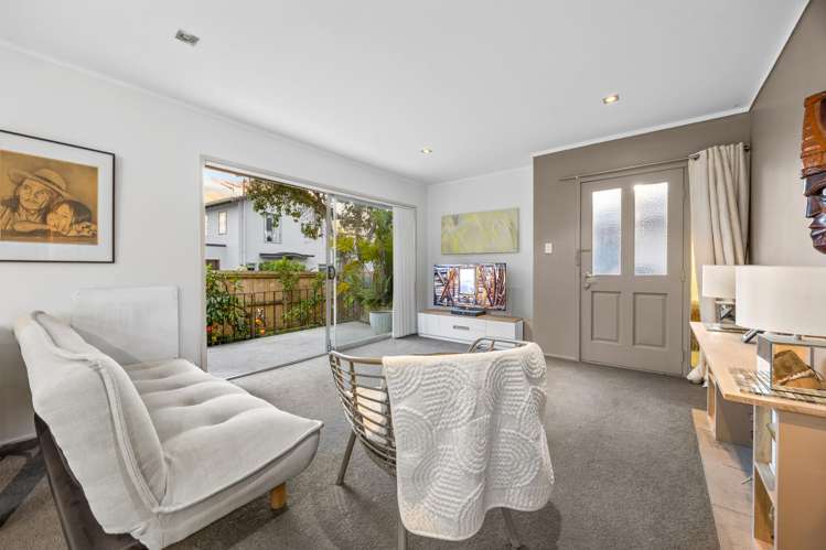 2/15 Riverview Road Panmure_5