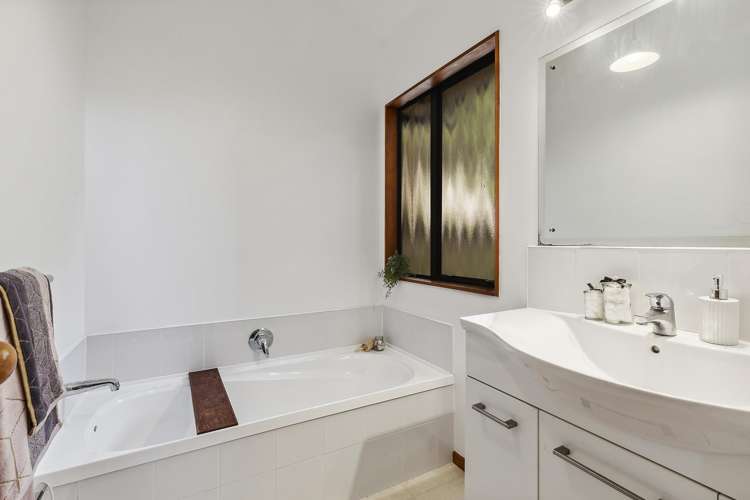 14a Spicer Place Tawa_31