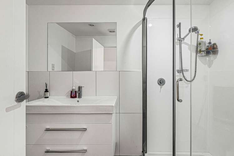 8/45a Swanson Road Henderson_9