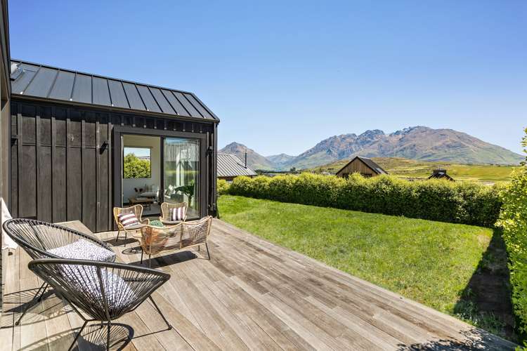 13 Falconer Rise Jacks Point_15