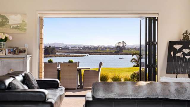 Spectacular water views, total privacy and a shed