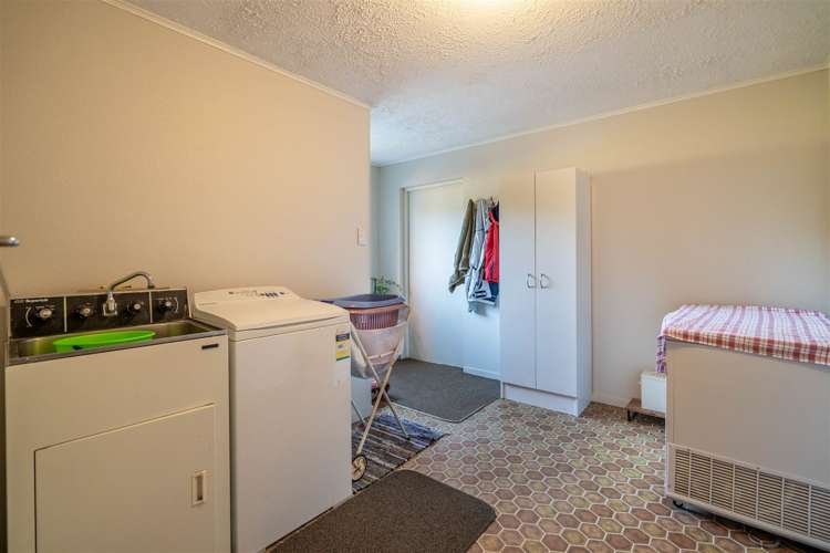 147 East Road Ascot_17