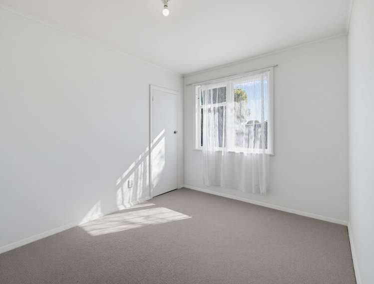 18 Wyatt Cres Onekawa_11