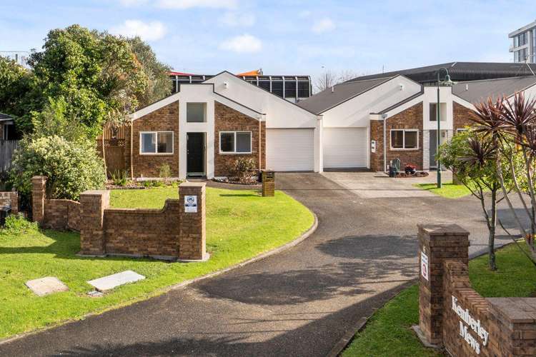 1/16 Vinograd Drive Te Atatu Peninsula_10