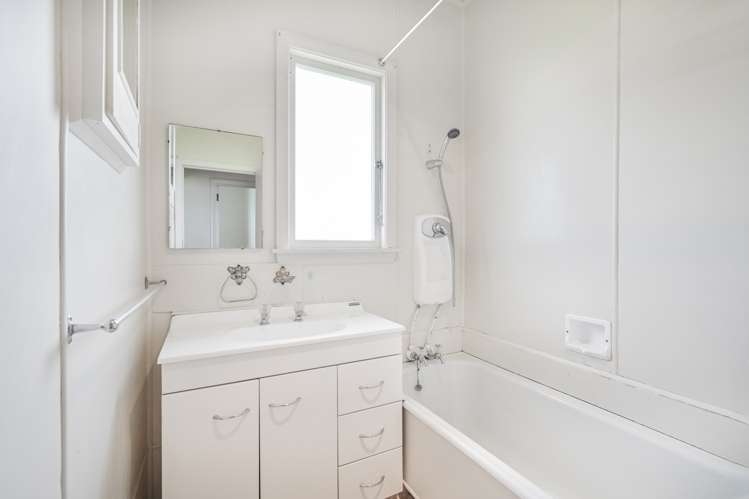 819 Kennedy Road Raureka_7