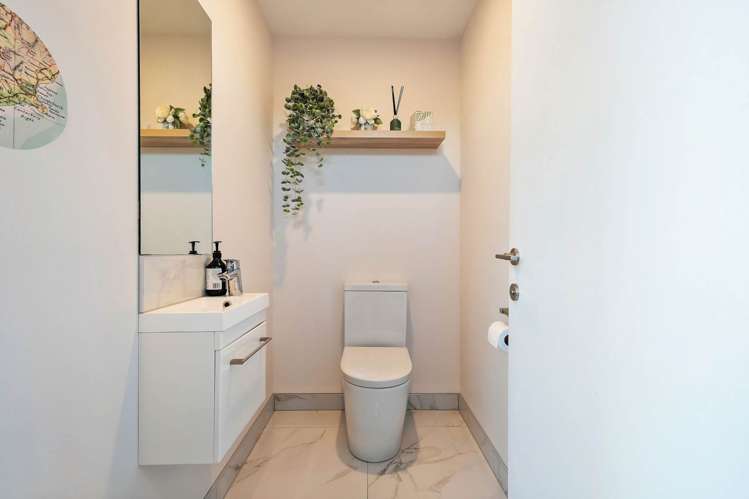 1 Watermill Lane Silverdale_17