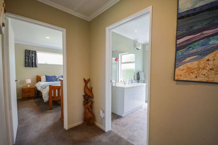 20 Seaview Lane Wainui_12