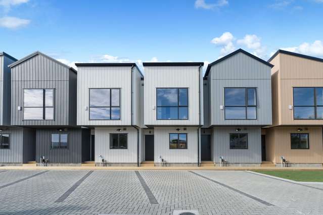 Stylish and Modern Living in Te Atatu Peninsula