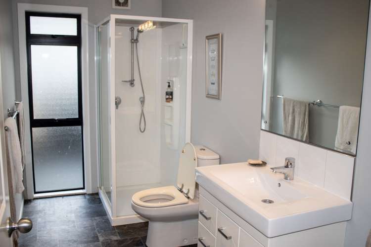 21 Sunset Parade Kai Iwi_15