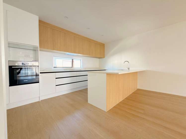 6/1 Myrtle Street Hutt Central_17